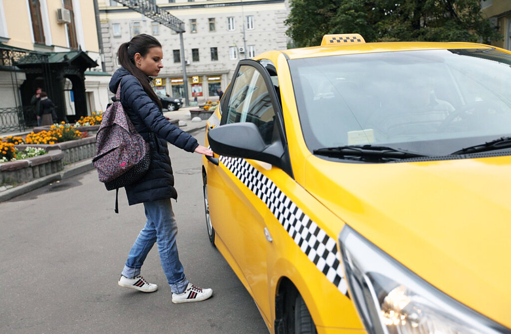 В Госдуме приняли закон о страховании пассажиров такси