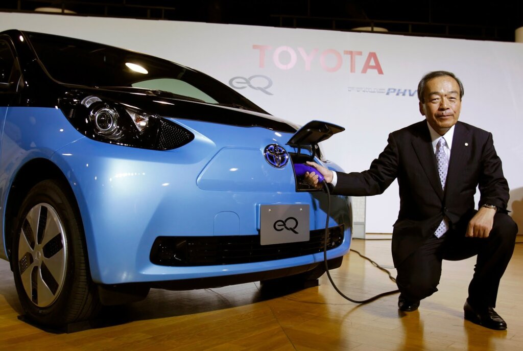 Toyota заявила о прорыве в изготовлении батарей: теперь на полную зарядку электромобиля уйдет меньше 10 минут