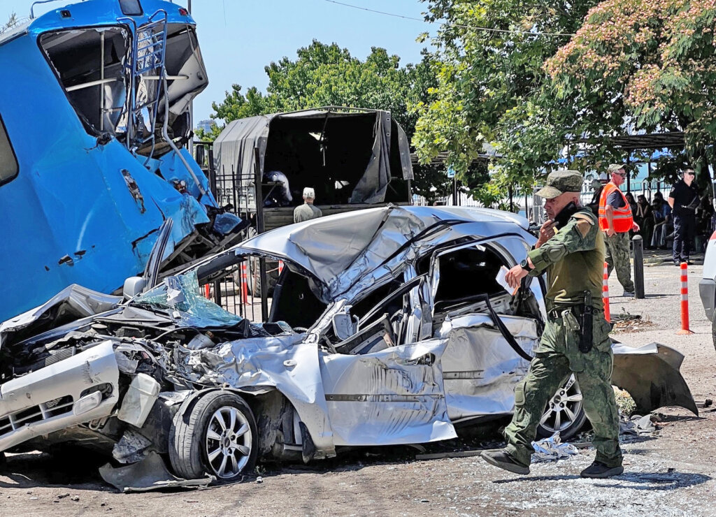 Массовое ДТП в Севастополе: военный грузовик без тормозов сминал всё на своем пути