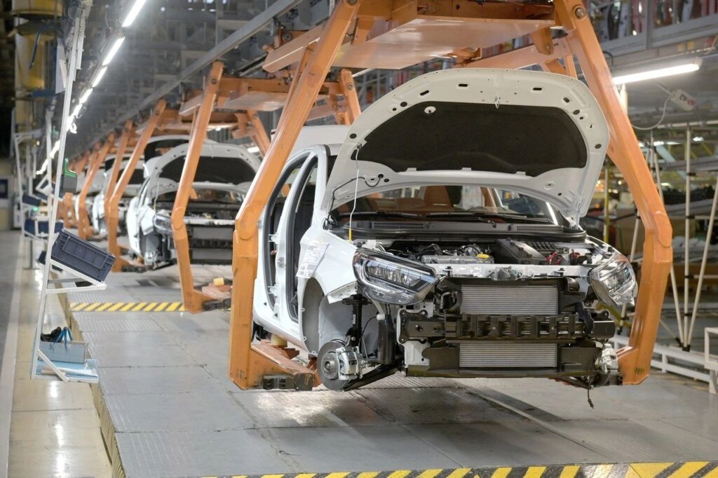 АвтоВАЗ хочет сократить производство автомобиля Lada Vesta NG