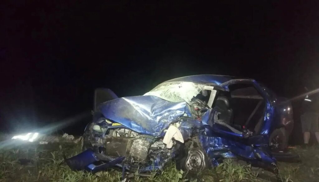 В Самарской области пьяный водитель врезался в машину с семьей: погибли три человека