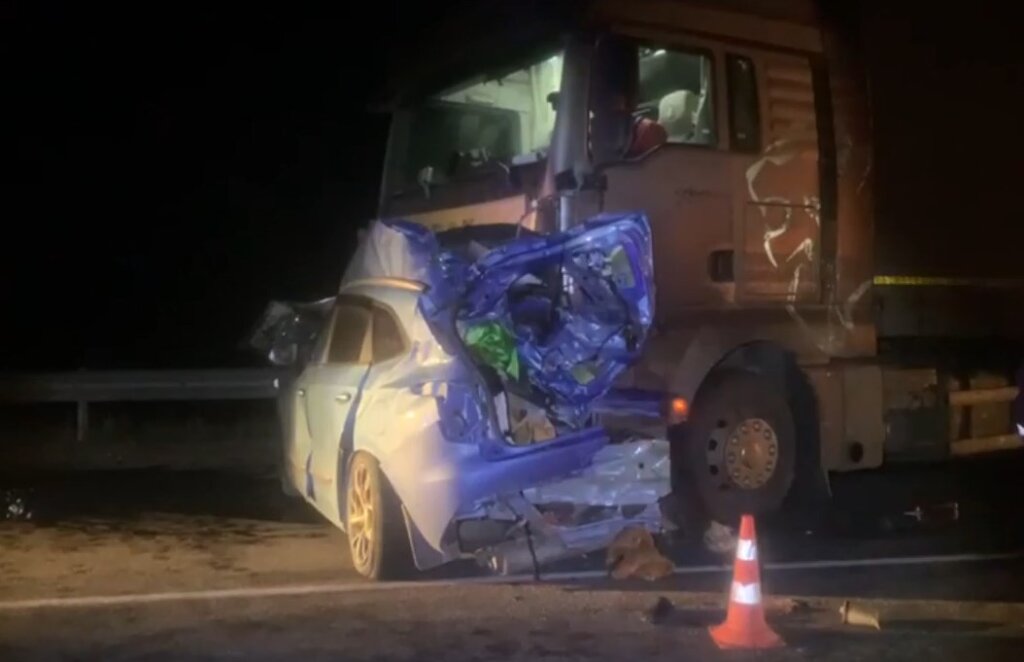 На трассе &#171;Сибирь&#187; мужчина и женщина погибли по вине пьяного водителя грузовика