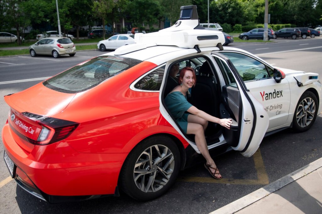Яндекс тестирует беспилотное такси без водителя за рулем