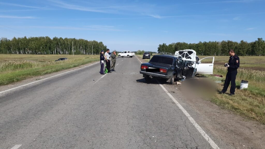 ДТП в Новосибирской области: погибли оба водителя и пассажир