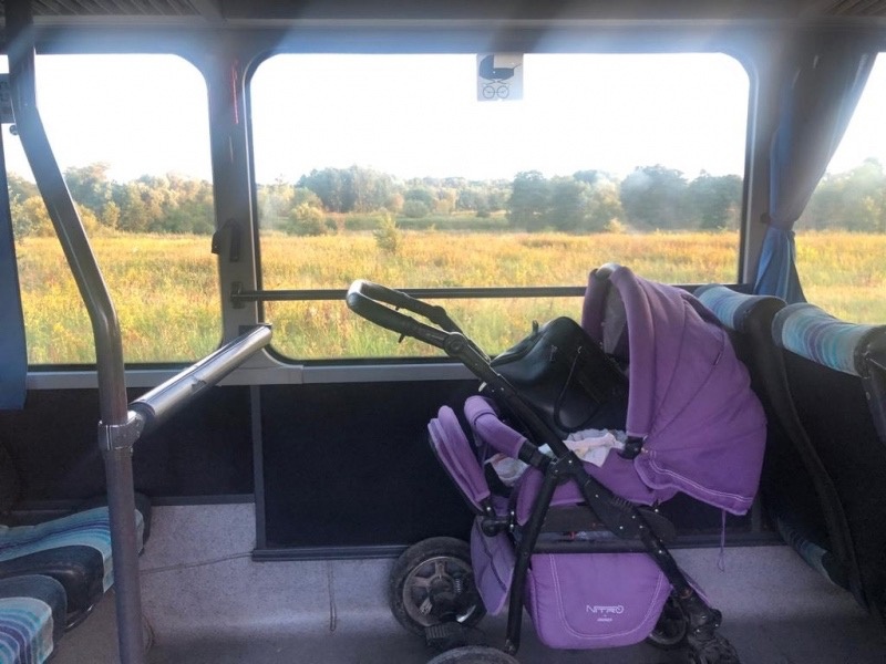 Коляска с ребенком опрокинулась в калининградском автобусе: пострадал младенец