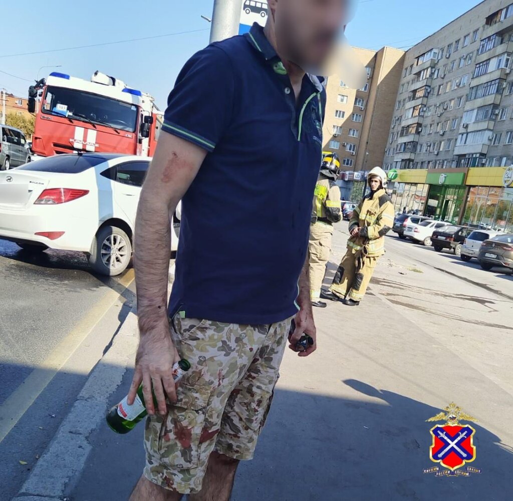 В Волгограде пьяный водитель не справился с управлением и врезался в столб