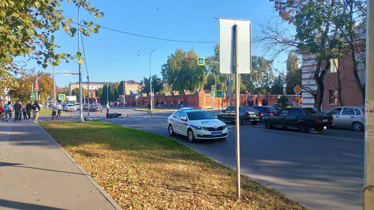 В Ельце мотоцикл на скорости врезался в УАЗ: погиб пассажир автомобиля