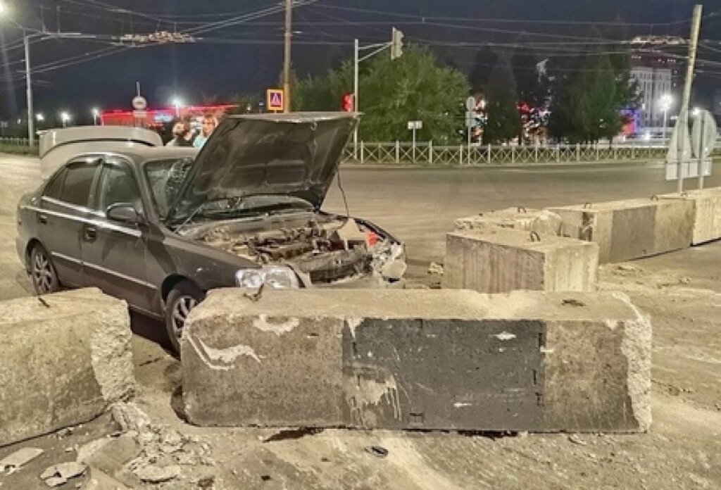 Жертвы бетонных блоков в Омске &#8212; они плохо видны водителям