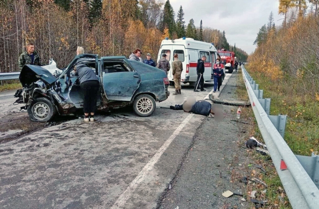 &#171;Хонда&#187; и &#171;Лада&#187; лоб в лоб столкнулись в Свердловской области: погибли два человека