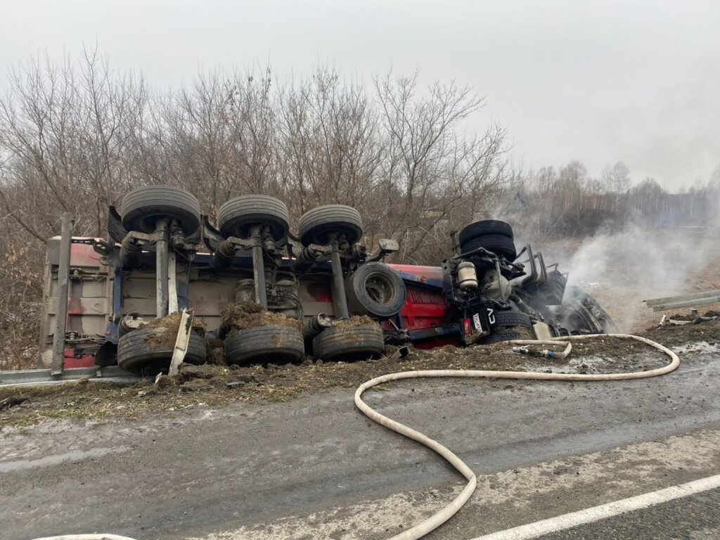 Два водителя погибли в утреннем ДТП на Чуйском тракте