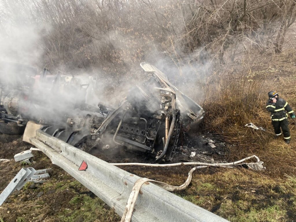 Два водителя погибли в утреннем ДТП на Чуйском тракте