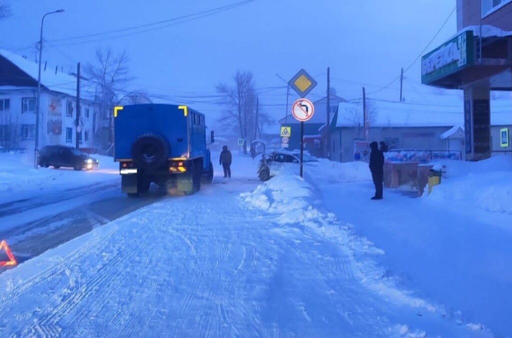 В Якутии водитель автомобиля спас перебегавшего дорогу ребенка и попал в ДТП