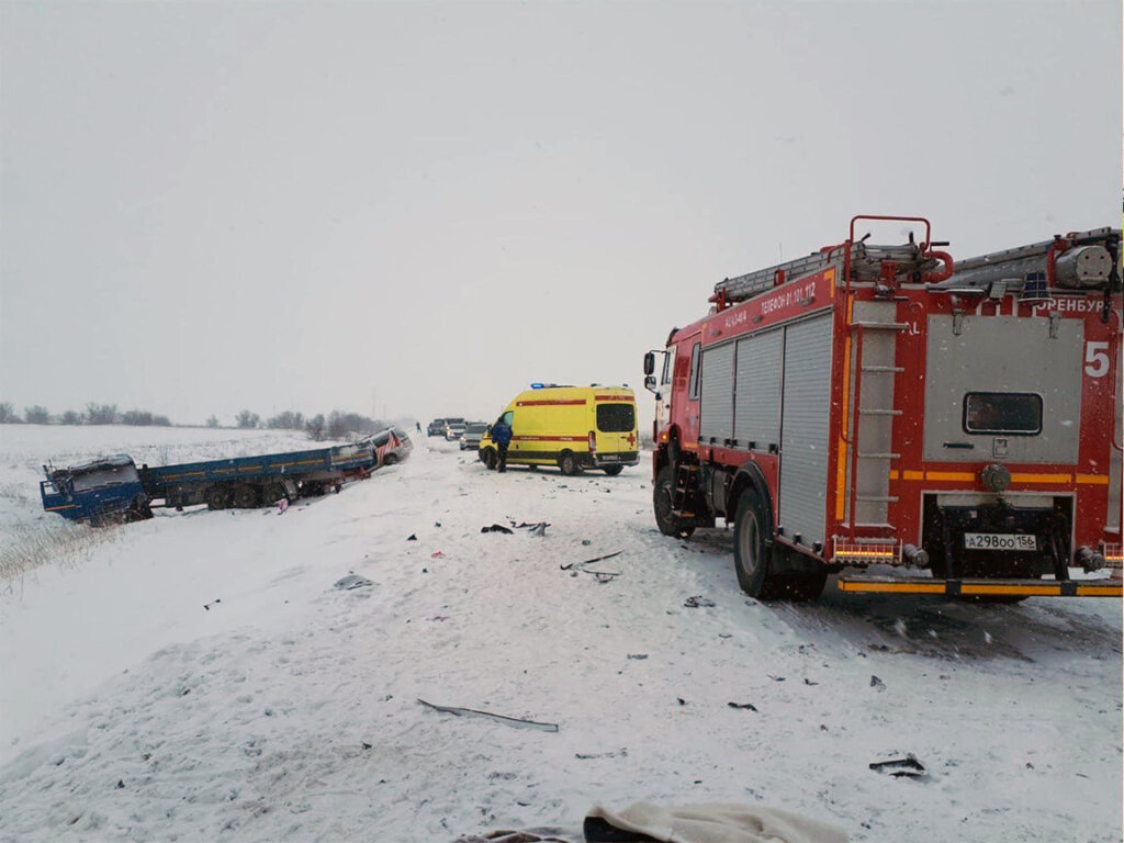 Массовое ДТП произошло в Оренбургской области: погибли 5 человек
