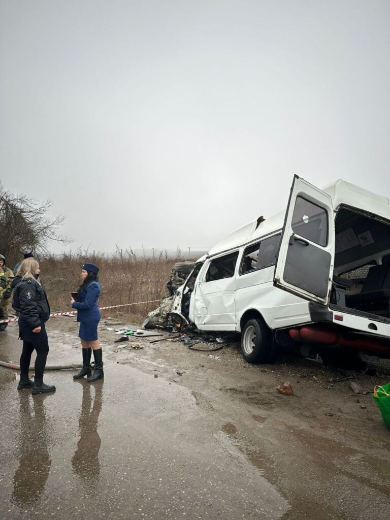 Семь человек погибли в ДТП с участием маршрутки и грузовика на Ставрополье