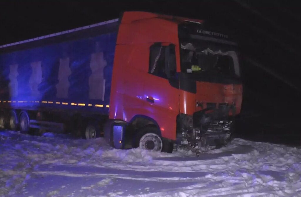 Микроавтобус столкнулся с фурой в Пензенской области: погибли 7 человек