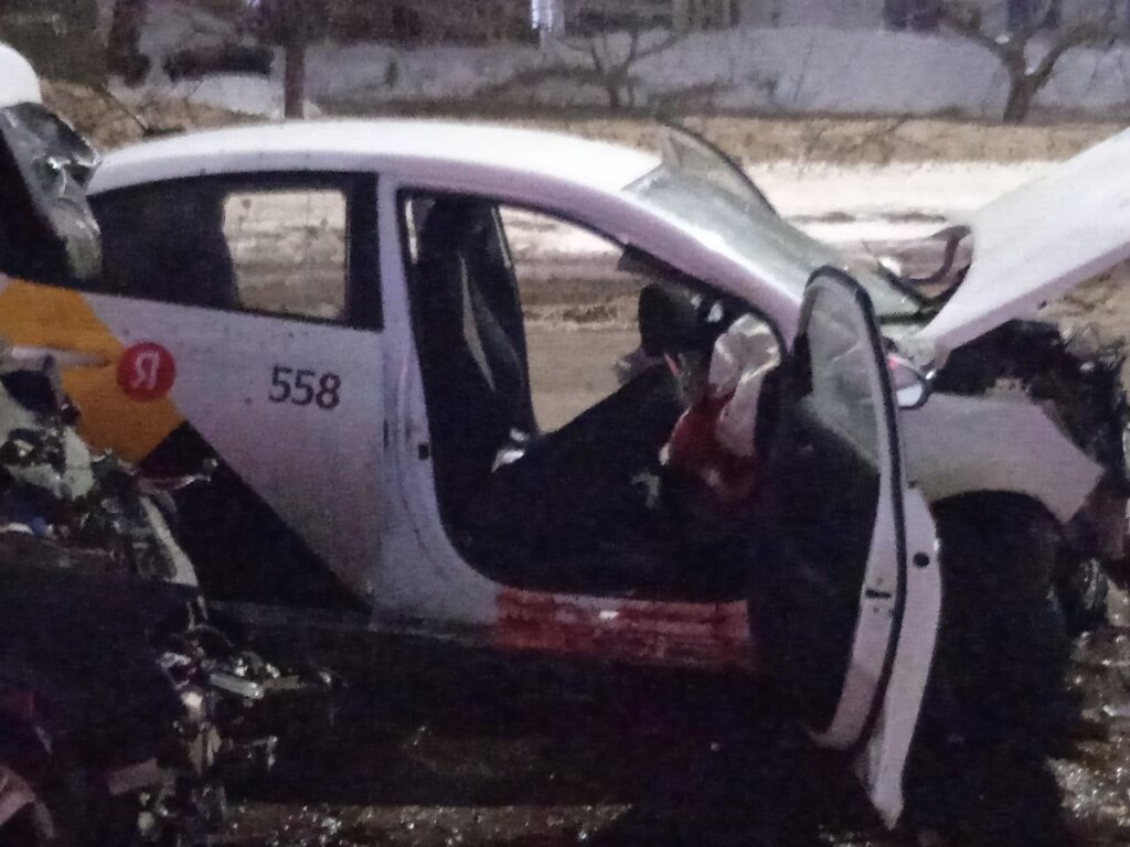 Молодой учёный и таксист погибли в результате ДТП в Вологде