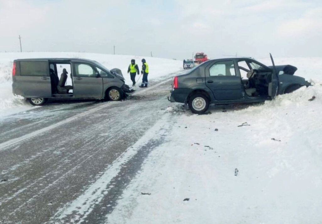 Лобовое столкновение автомобилей в Башкирии унесло две жизни