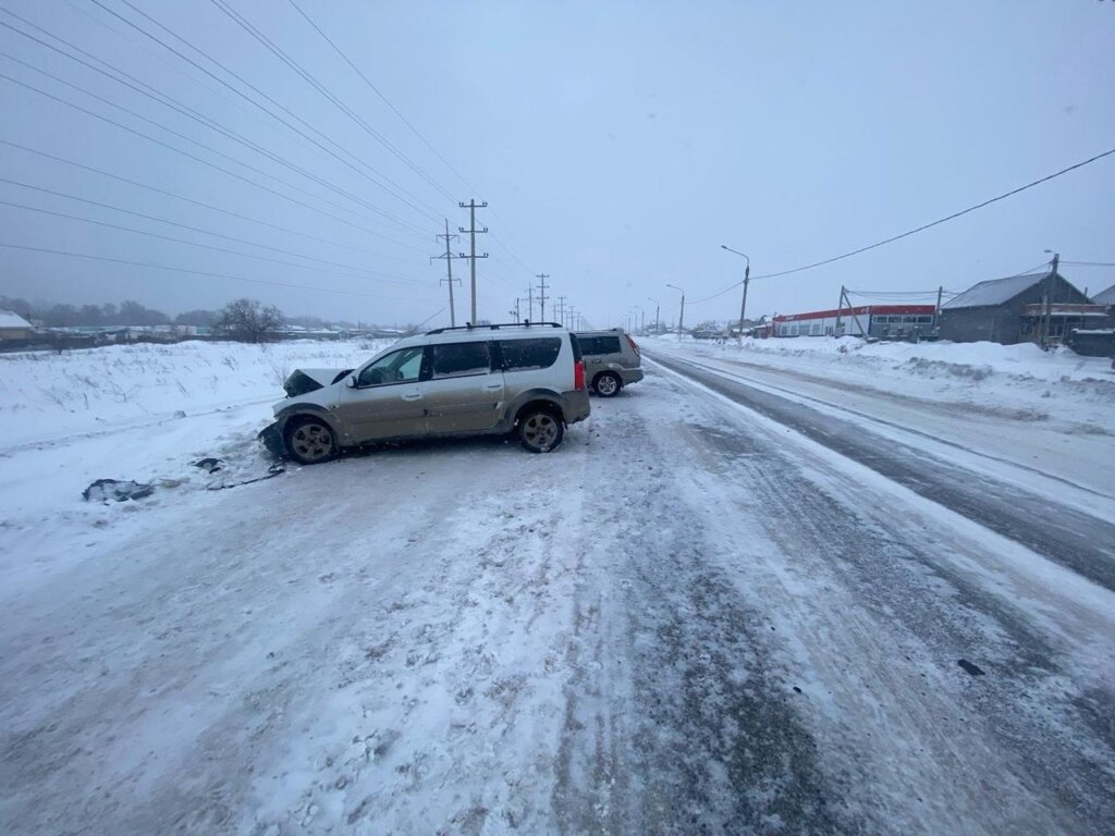 Тройное ДТП в Магнитогорске: 66-летний водитель «Ларгуса» не справился с управлением