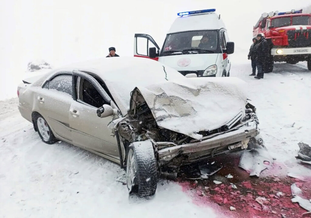 &#171;Выехал на встречную для обгона&#187;: четверо погибли в ДТП с участием трёх автомобилей в Алтайском крае