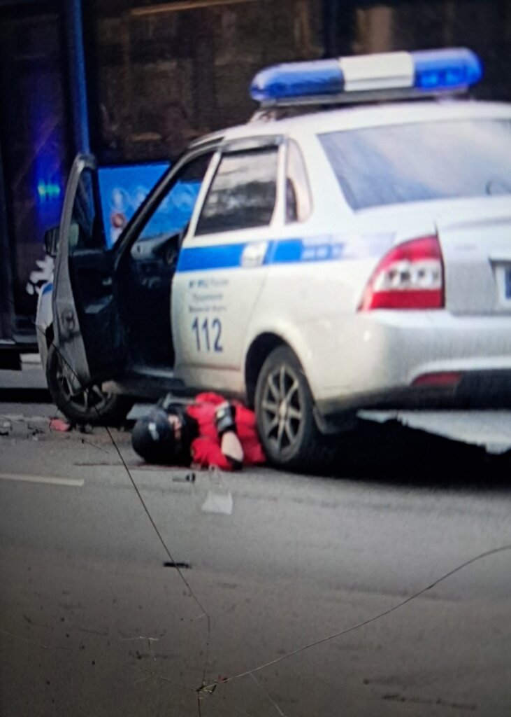 Мотоциклист погиб в ДТП полицейской машиной в Подмосковье