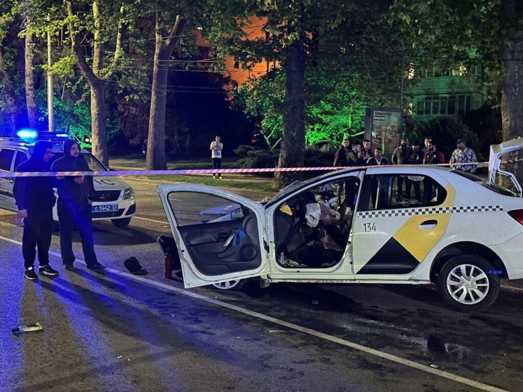 Момент смертельного ДТП в Анапе: таксист не уступил дорогу BMW
