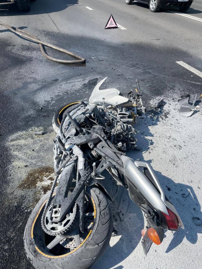 В Кемерове мотоциклист столкнулся с попутным внедорожником и погиб