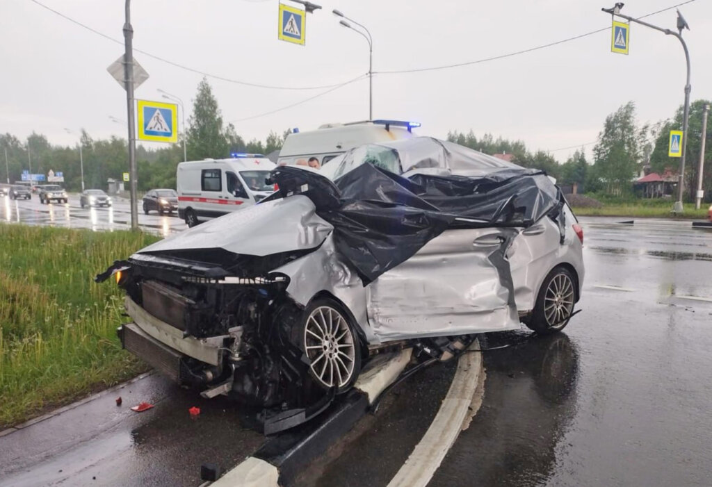 ДТП на трассе &#171;Кола&#187; в Ленобласти: женщина погибла на глазах у малолетнего сына