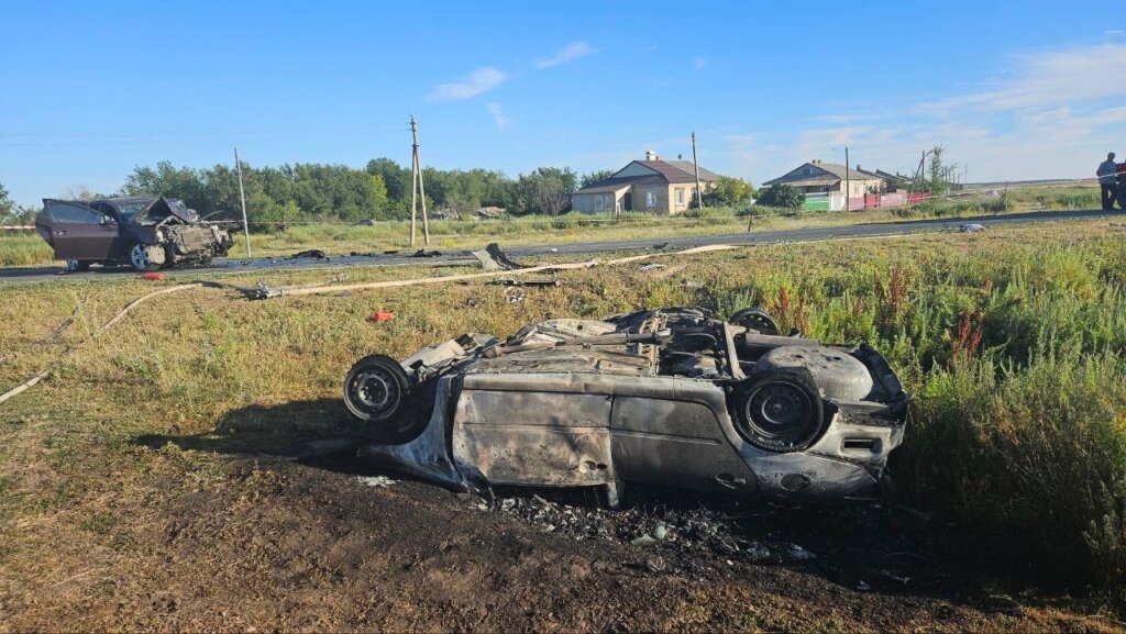 В Саратовской области пьяный водитель выехал на встречную полосу: погибли отец и дочь