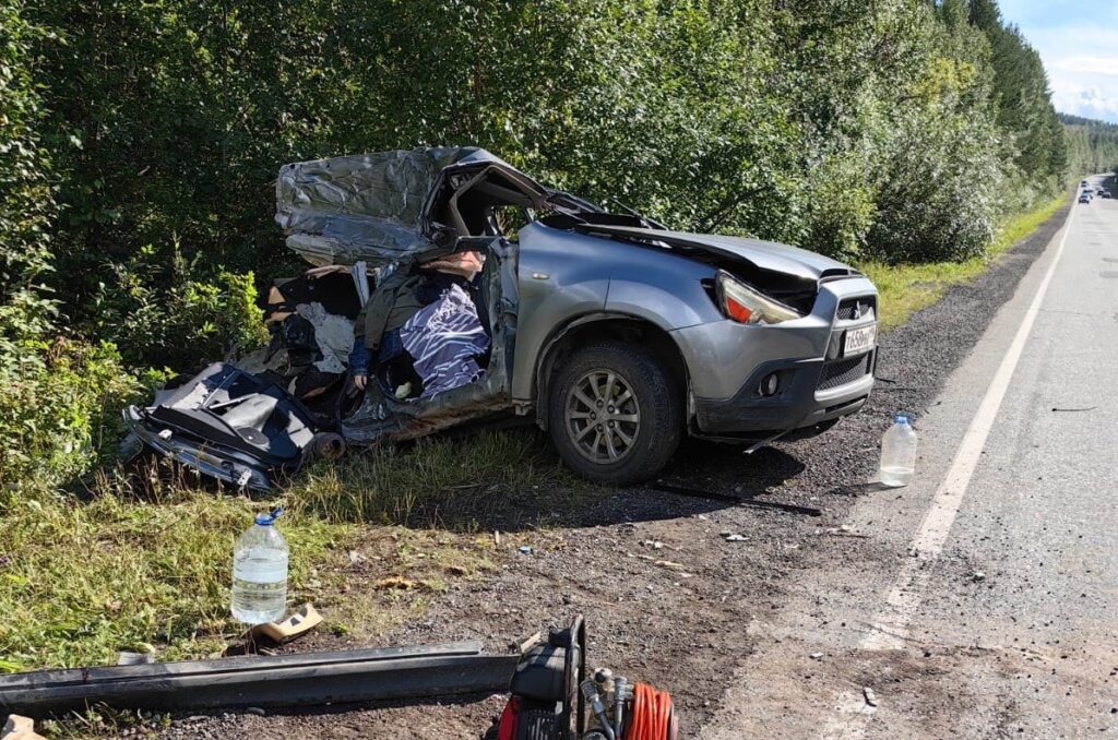 &#171;Погибла в свой день рождения&#187;: Mitsubishi разорвало на части в результате ДТП в Нижнем Тагиле