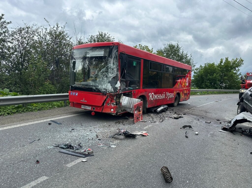 В Златоусте начинающий водитель врезался во встречный автобус и погиб