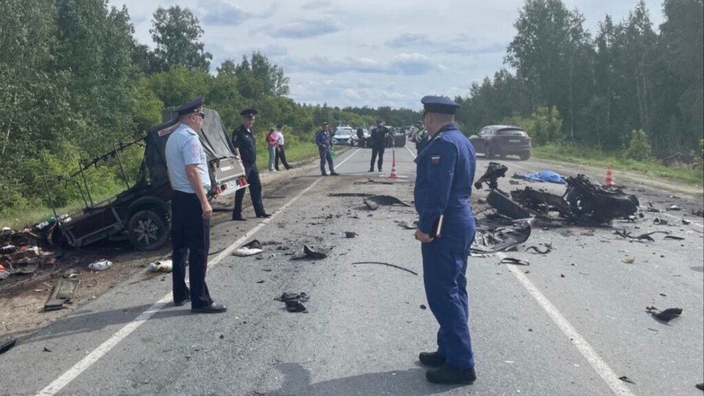 Три человека погибли в огненном ДТП под Омском