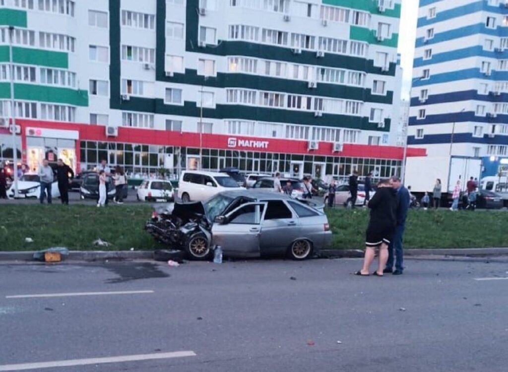 &#171;Женщина выезжала со двора&#187;: трое пострадали в жестком ДТП в Оренбурге