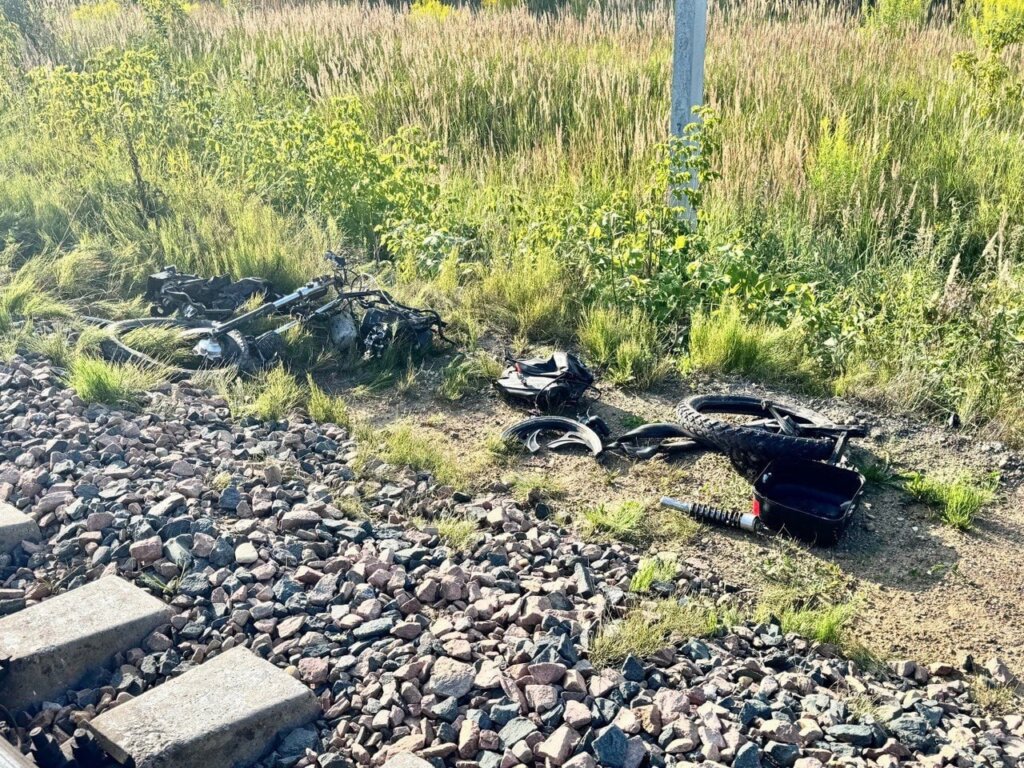 В Нижегородской области мотоциклист пытался проскочить железнодорожный переезд и погиб