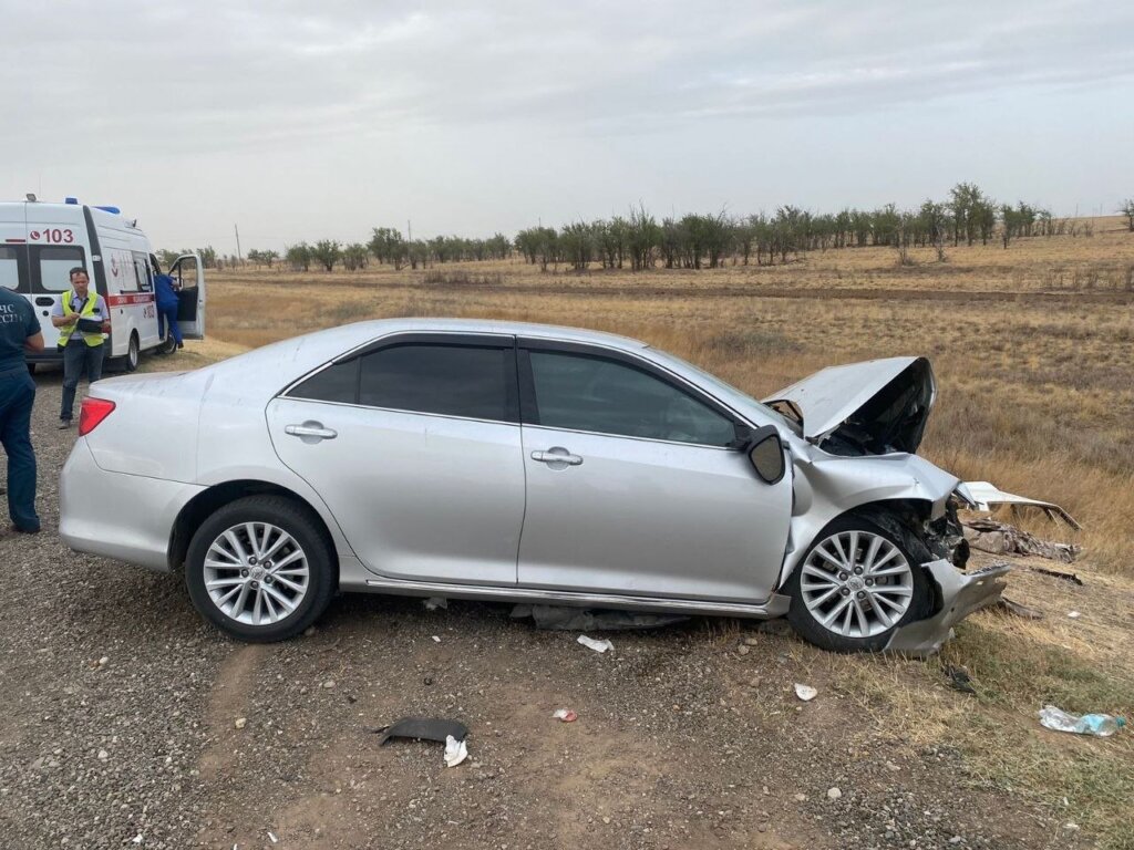 ВАЗ-2115 и Toyota Camry столкнулись на трассе «Каспий» в Калмыкии: погибли 3 человека