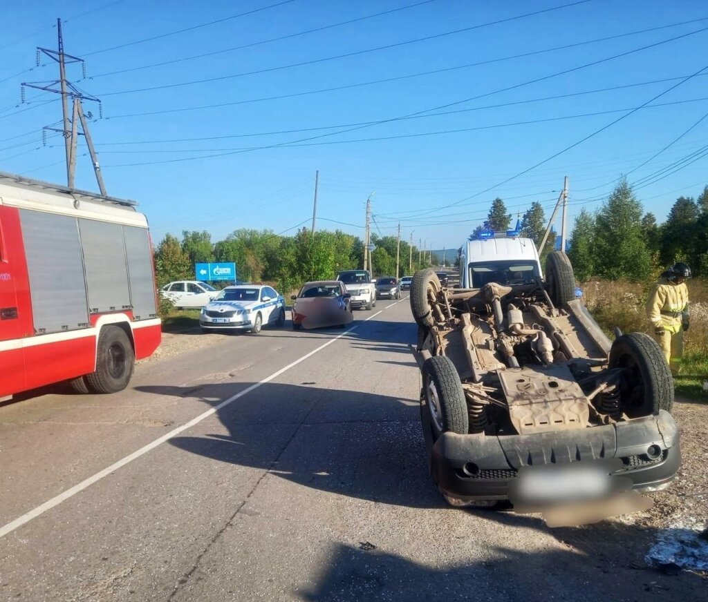 Момент утреннего ДТП в Можге: женщина на Hyundai не пропустила встречный Chevrolet