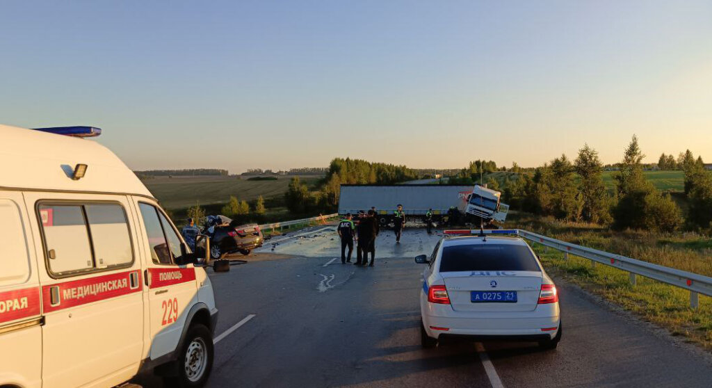 Видеорегистратор запечатлел последние секунды жизни женщины на трассе &#171;Вятка&#187; в Чувашии