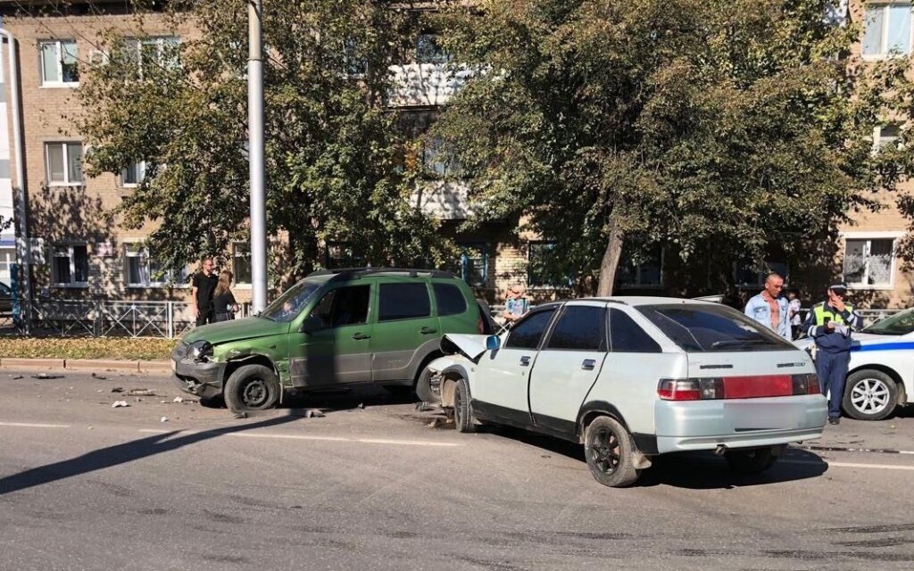 В Стерлитамаке пьяный водитель попал в ДТП при выезде со двора