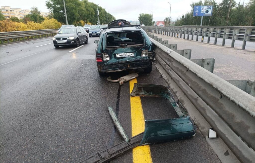 Видеорегистратор запечатлел момент массового ДТП на МКАД в Минске