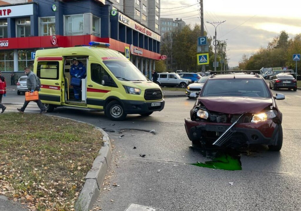 Автомобиль сбил пешехода в результате ДТП на перекрестке в Чебоксарах