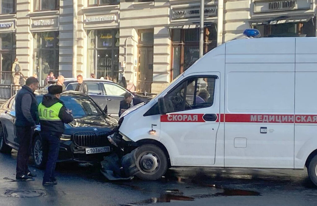 Депутат заксобрания пострадала в массовом ДТП в Петербурге