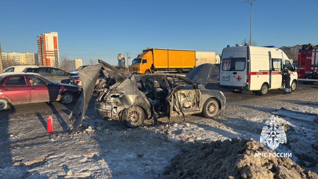 &#171;Курение убивает&#187;: в Набережных Челнах на ходу взорвался китайский автомобиль