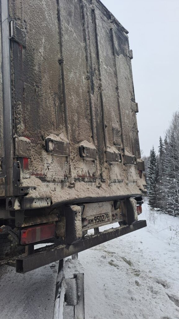 Одна фура сгорела, другой оторвало кабину в результате крупного ДТП с участием трёх большегрузов в Иркутской области