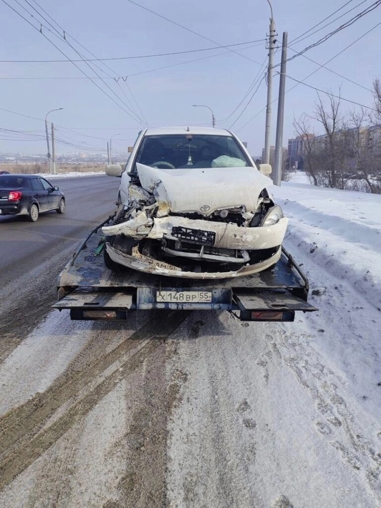 ДТП на перекрестке в Омске: водитель автобуса при повороте налево не уступил дорогу &#171;Мерседесу&#187;