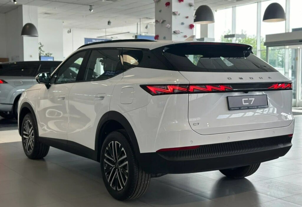 В России стартуют продажи Omoda C7: объявлены цены на новый кроссовер