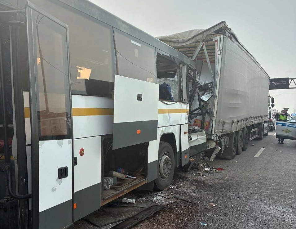 14 человек пострадали в ДТП с участием автобуса на трассе М-5 в Подмосковье