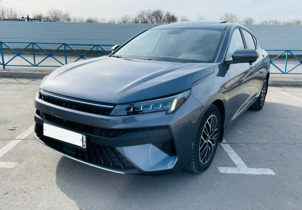 «Достойный автомобиль с богатым оснащением»: честный отзыв об автомобиле «Москвич 6»