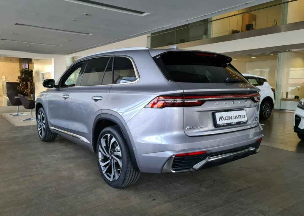 Почему Geely Monjaro в России стоит в 2,5 раза дороже, чем в Китае?