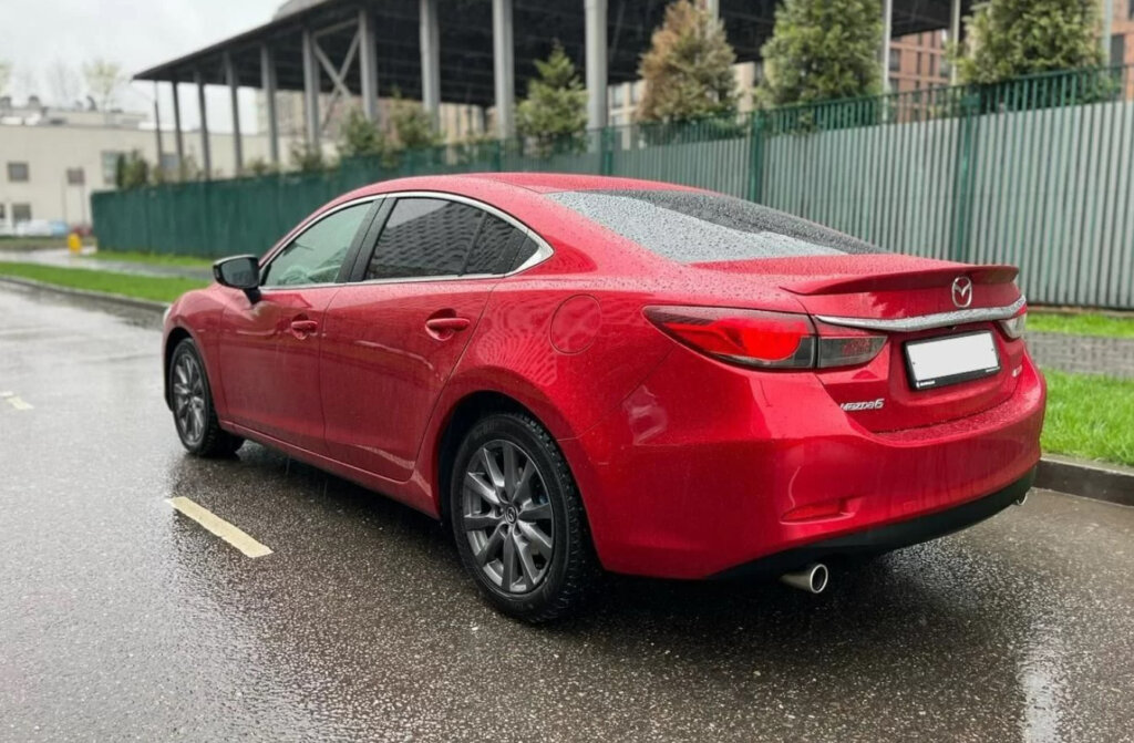 «Десять лет вместе»: отзыв владельца автомобиля Mazda 6
