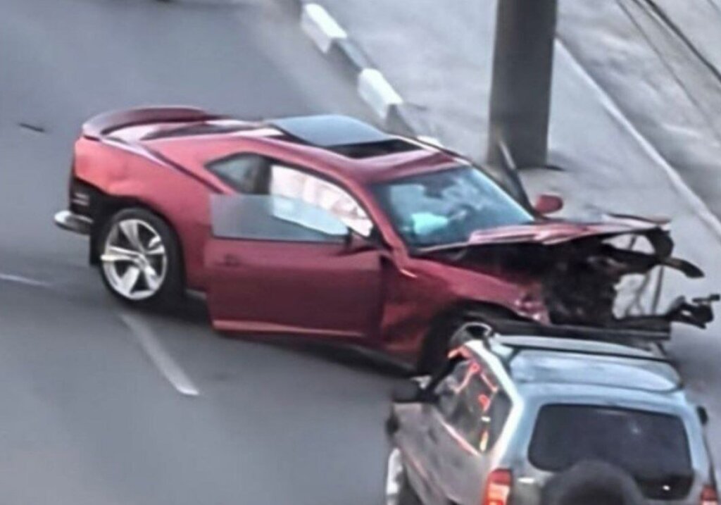 В Туле депутат-лихач на Chevrolet Camaro вылетел на встречную полосу и устроил массовое ДТП