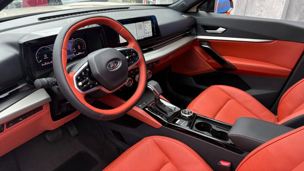 АвтоВАЗ представил кроссовер Lada Azimut: обзор новинки